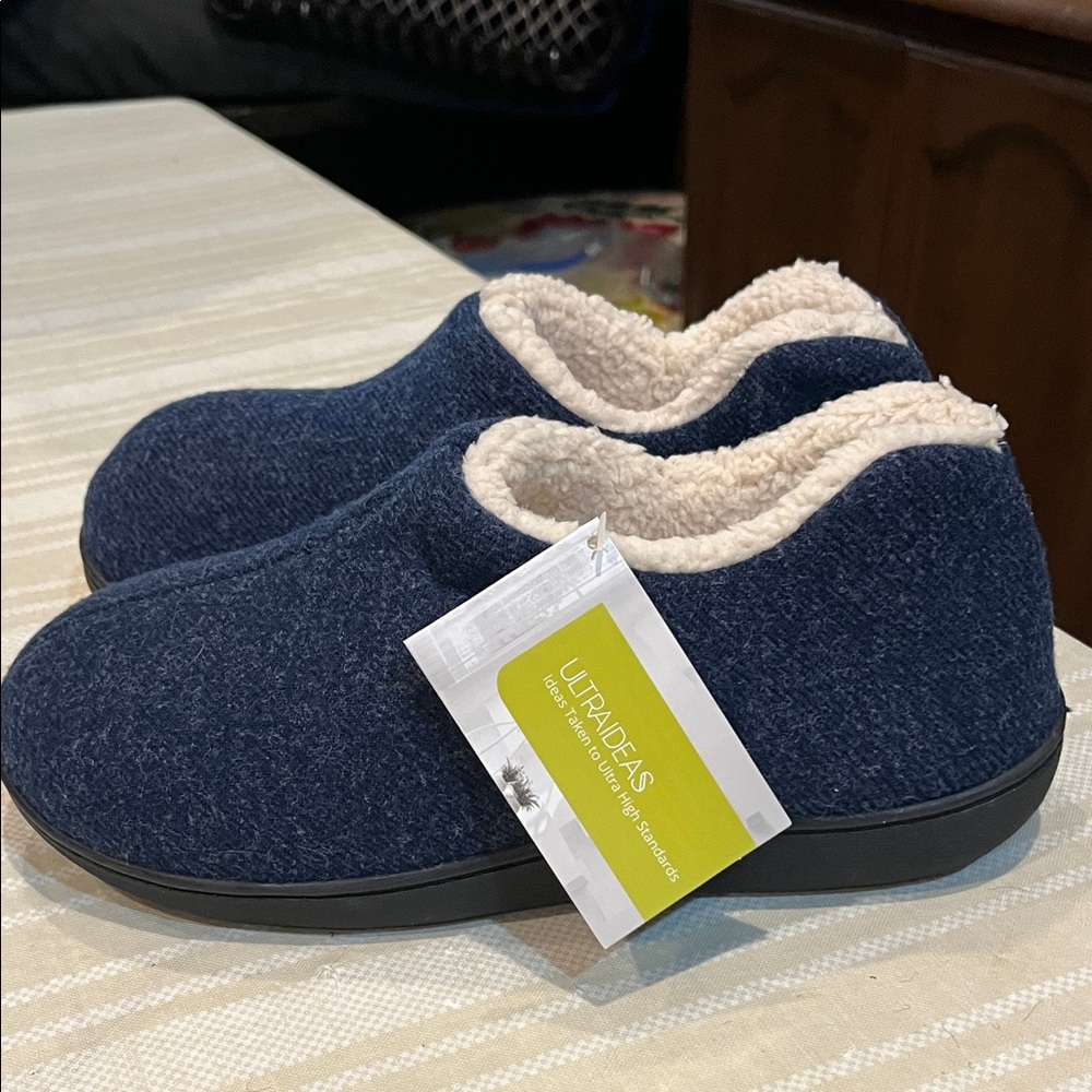 NWT UltraIdeas Navy Slippers size 8 women’s